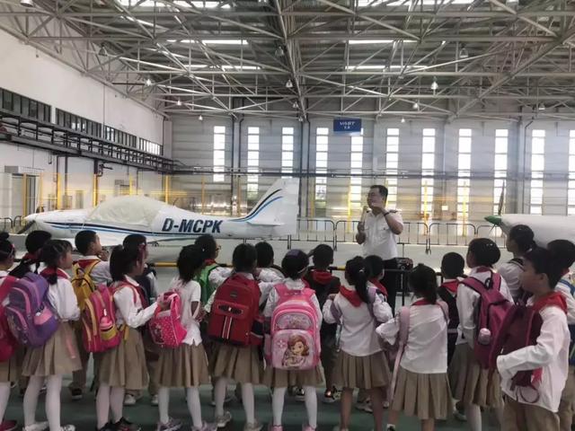 致运动员的致敬词_致敬运动员稿子_向运动员致敬