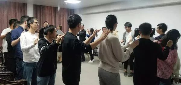 心理运动会是什么_心理运动会加油稿_心理运动会